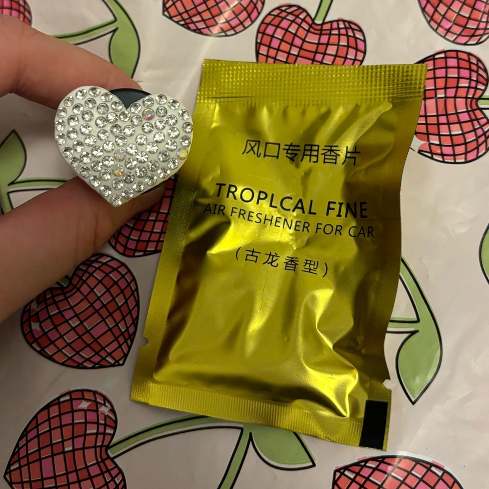 Car Air freshener for vent with tropical scent tabs